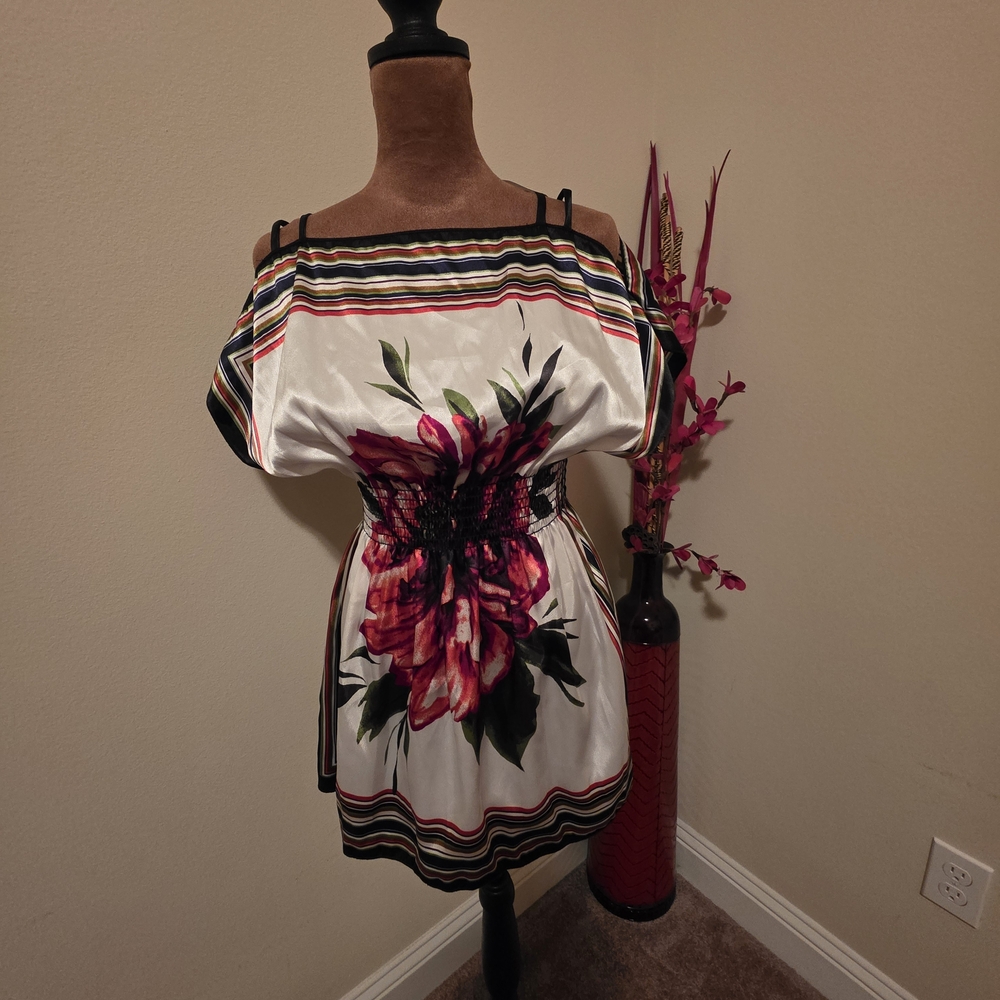 Topia Off-Shoulder Floral Blouse - White and Pink